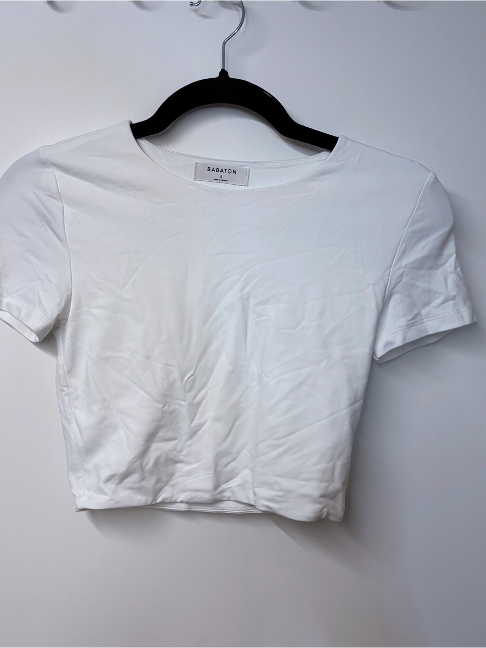 Aritzia Babaton White Crewneck Contour Crop Tee